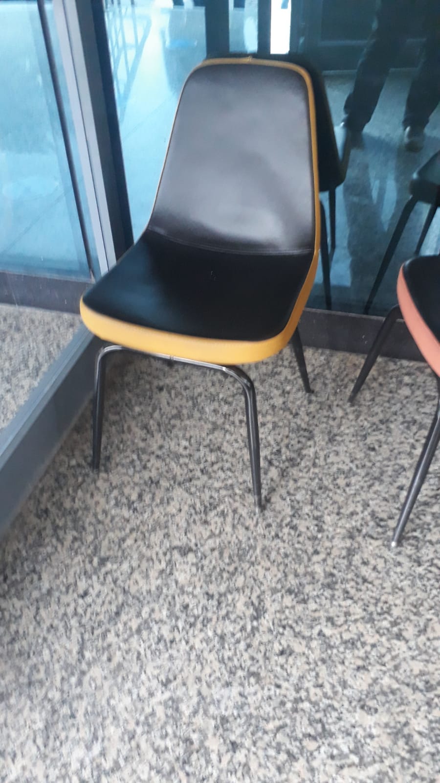UM Sandalye 4